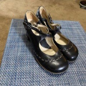 Fluevog cross strap awesome shoes